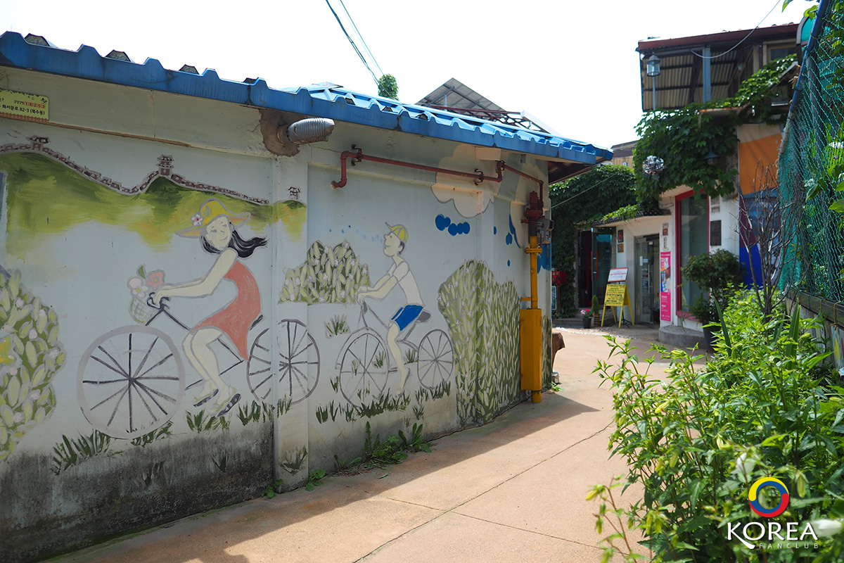 หมู่บ้านศิลปะ Haenggung-dong Mural Village