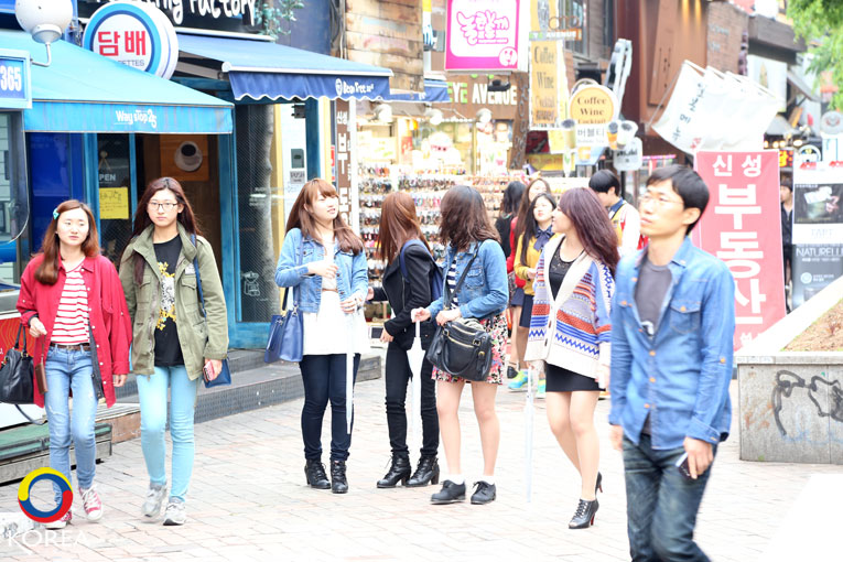 Hongdae : ช๊อปปิ้งแหล่งวัยรุ่นย่านฮงแด มหาวิทยาลัยฮงอิก (Hongik University)