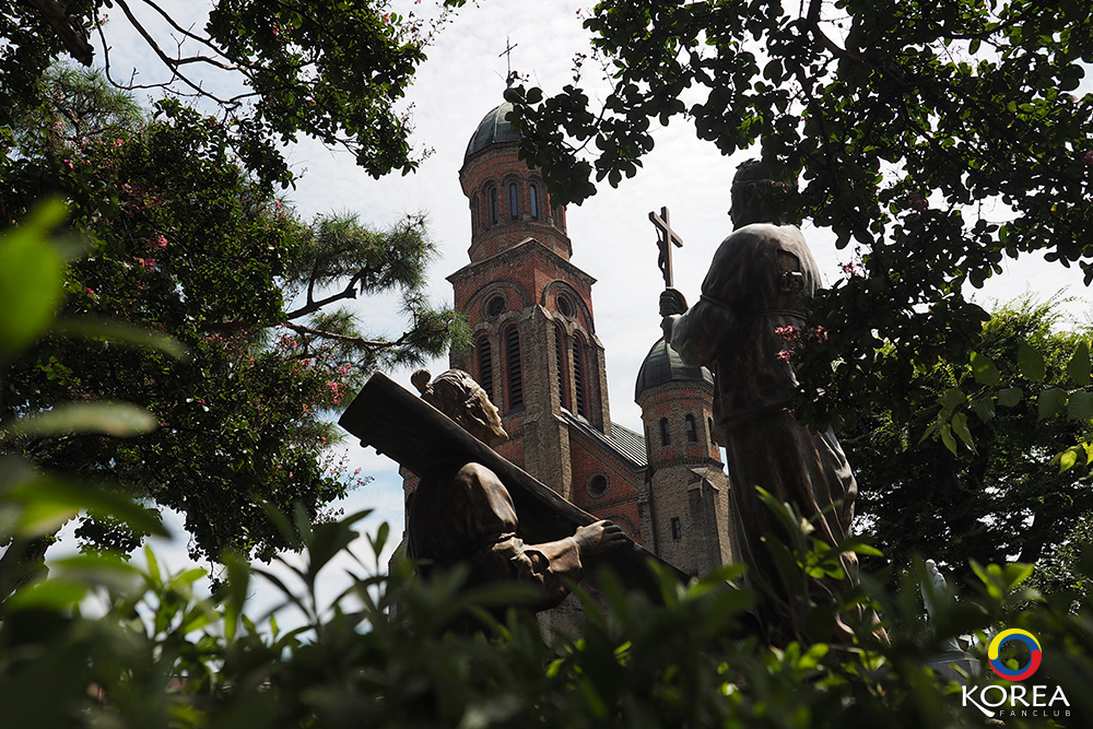 เที่ยวจอนจู : Jeondong Cathedral โบสถ์ที่สวยที่สุดในเกาหลี | Korea Fan Club