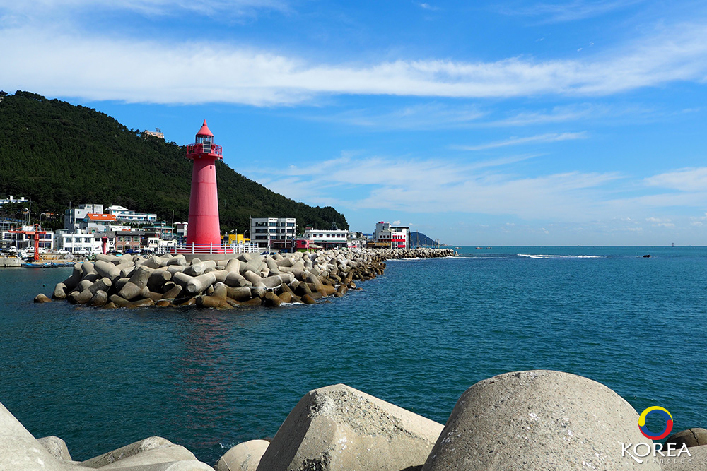 Cheongsapo Lighthouse ประภาคารขาวแดง