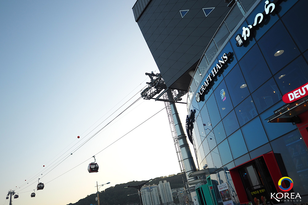 The Songdo marine cable car