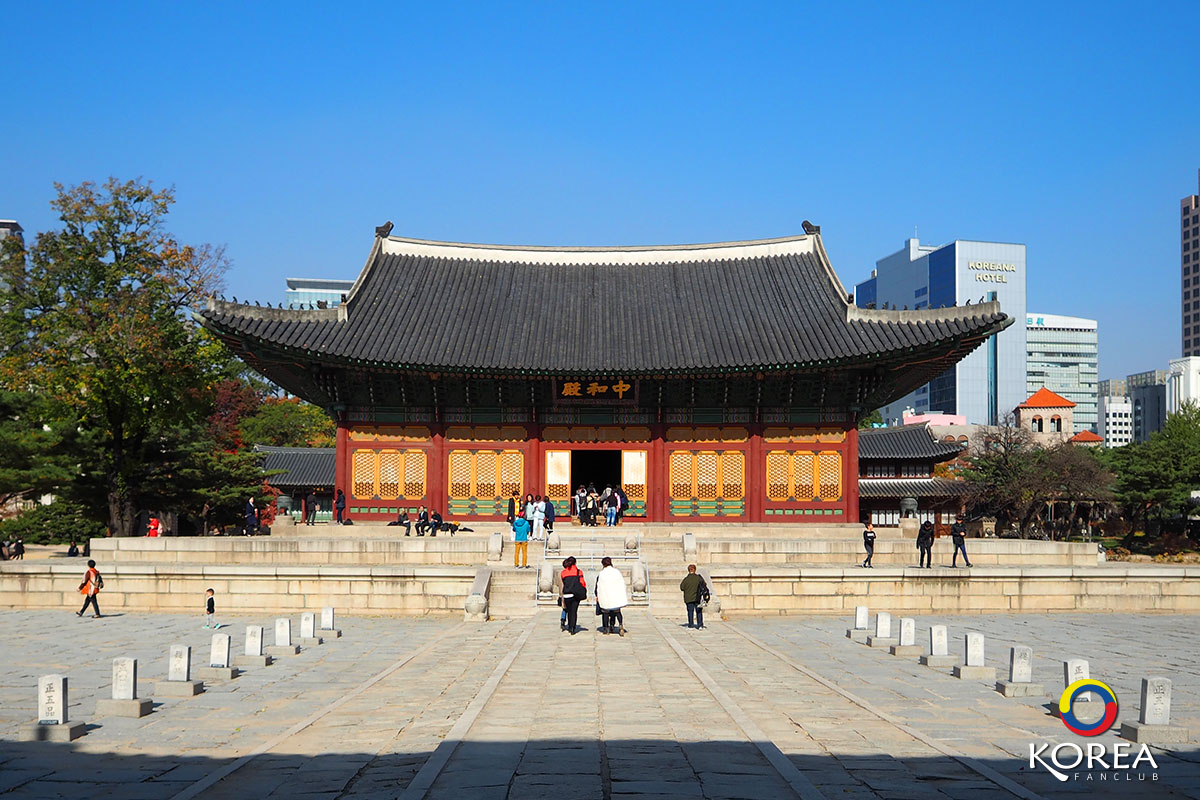 พระราชวังถ็อกซูกุง : Deoksugung Palace