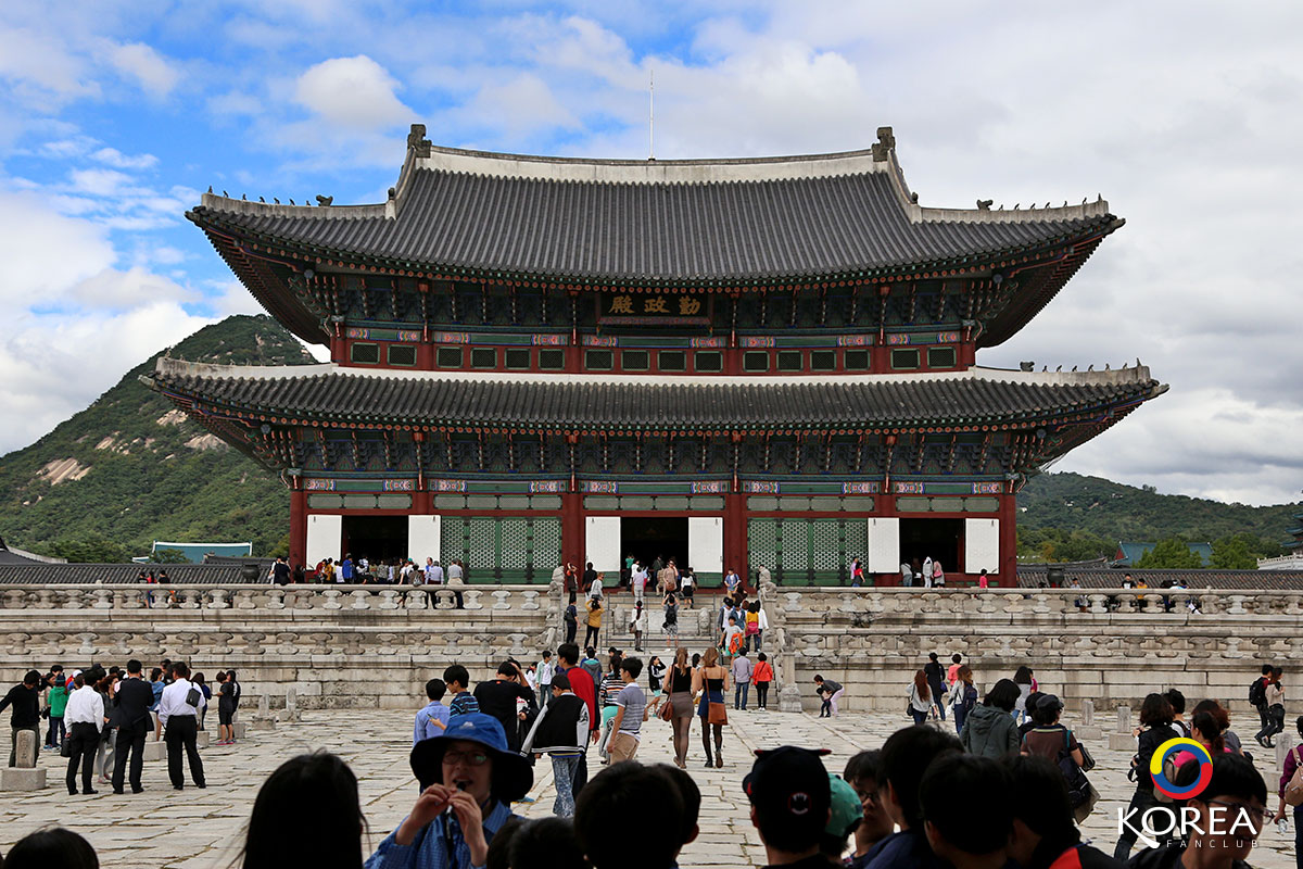 พระราชวังคยองบกกุง : Gyeongbokgung Palace