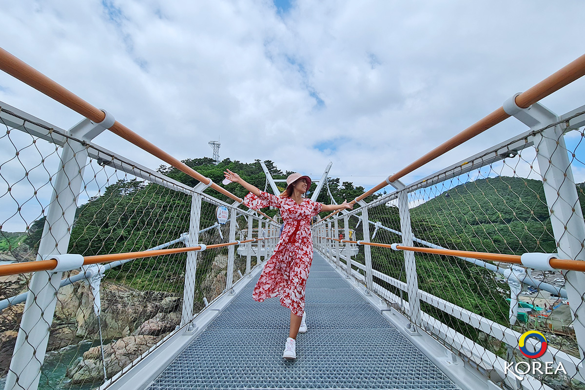 Songdo Yonggung Suspension Bridge
