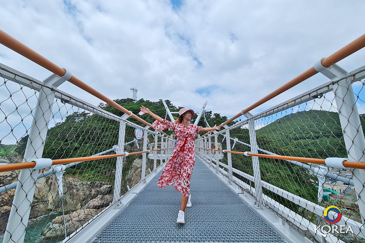 Songdo Yonggung Suspension Bridge