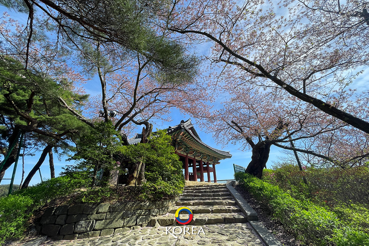 Gyeongpodae Pavilion 강릉 경포대