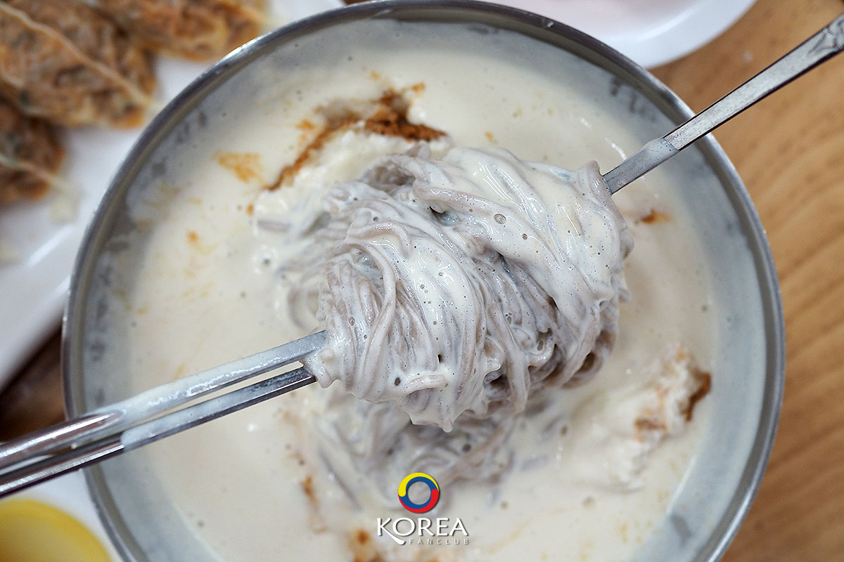 คงกุกซู Kongguksu 콩국수